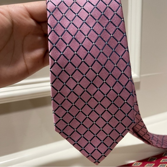 Set of 4 Ties - JoS A Bank, Tommy Hilfiger, Nautica, Royal Knight - Picture 3 of 7